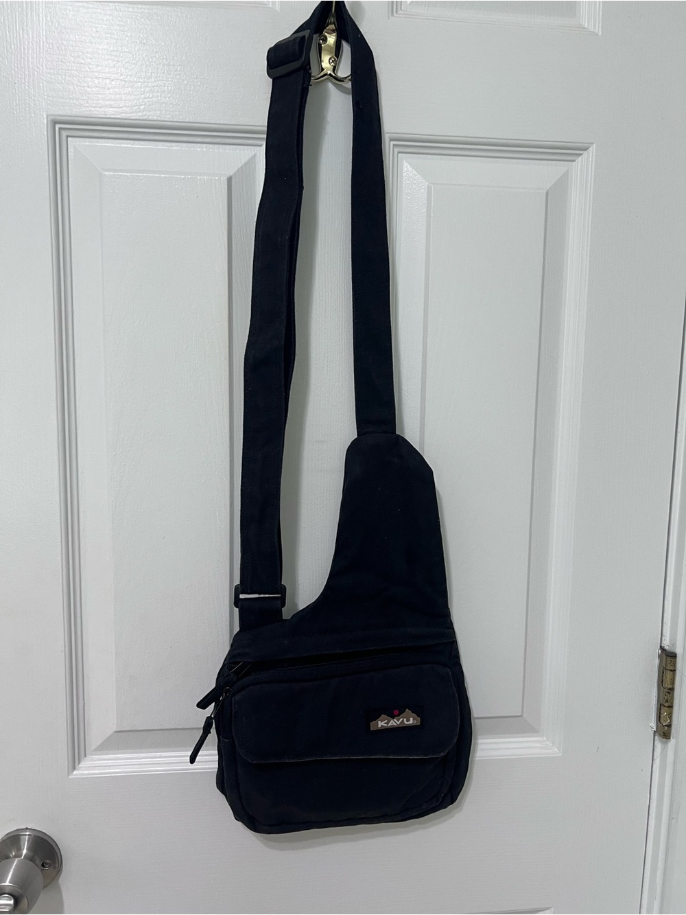 Kavu Black Sling Crossbody Bag
